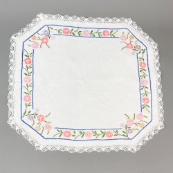 Vintage lysedug med smukt broderi