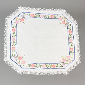 Vintage-Deckchen mit schner Stickerei  