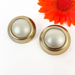 Vintage �reclips i plast og perlemor