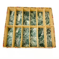 Franzsische Vintage-Schachtel mit Stoff bezogen und mit Fchern unterteilt.