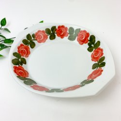 Blumige feuerfeste Retro Schale.