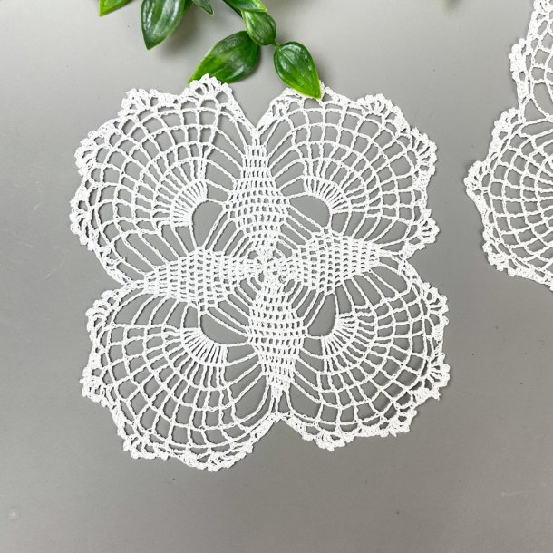 To hklede vintage flakoner