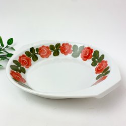 Blumige feuerfeste Retro Schale.