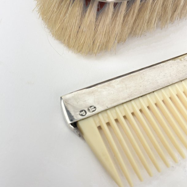 Vintage brste og kam i to-trnet slv