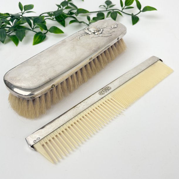 Vintage brste og kam i to-trnet slv