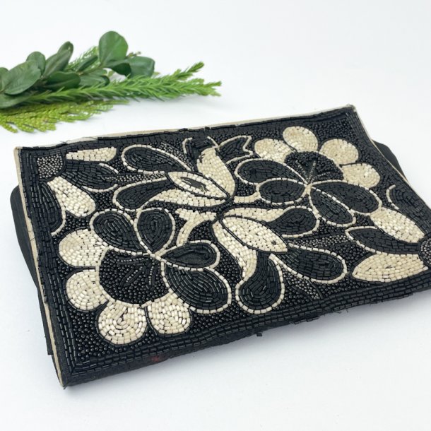 Sort vintage clutch med perlebroderi