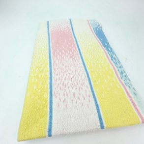 Pastelfarvet flonel babyt�ppe