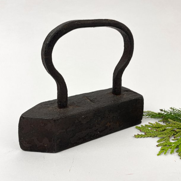 Antik strygejern i stbejern