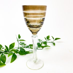 Portweinglas aus rauchfarbenem Kristall.