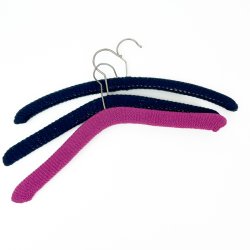 Drei Vintage-Bgel mit Bezug