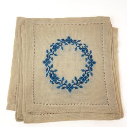 Sechs vintage Untersetzer mit Stickerei