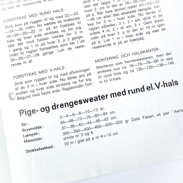 Vintage strikkeopskrift fra 1960'erne  sweaters og hklet slips