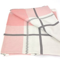 Karo-Rosa Vintage-Tischdecke.- 110 x 110 cm