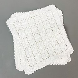 Fire hklede hvide vintage mundservietter