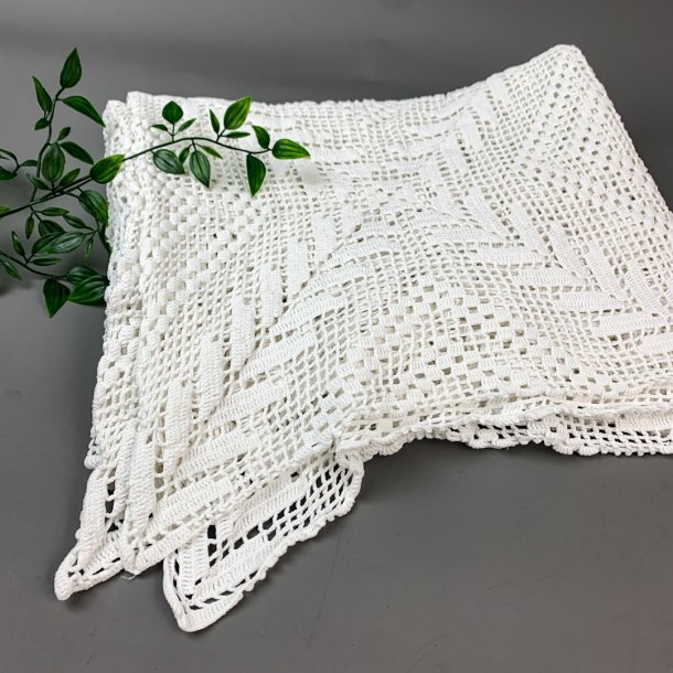 Hklet hvid vintage dug - 140 cm