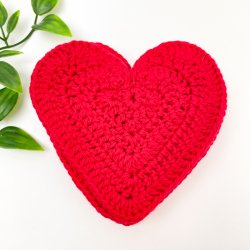 Sechs gehkelte rote Herz-Untersetzer  