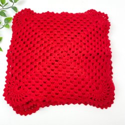 Sechs gehkelte rote Servietten  