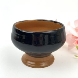 Schwarze vintage Keramiktassen 