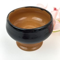 Schwarze vintage Keramiktassen 