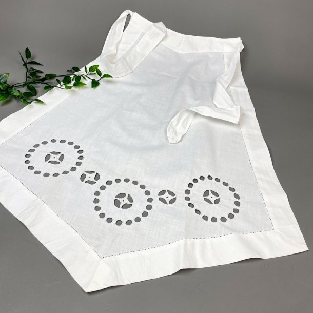 Vintage serveringsforklde med broderi