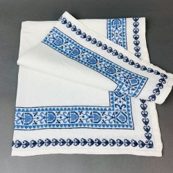 Vintage lysedug med bl� broderi