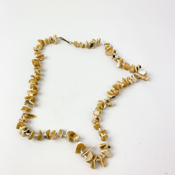 Flerfarvet naturperle-halskde