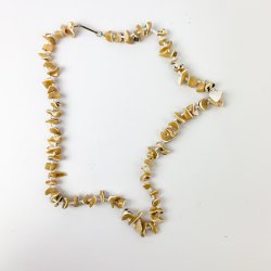 Flerfarvet naturperle-halskde