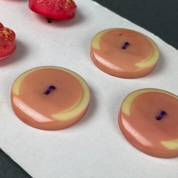 Sieben Vintage-Knpfe, 20 - 25 mm