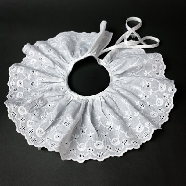 Broderie Anglaise vintage krave