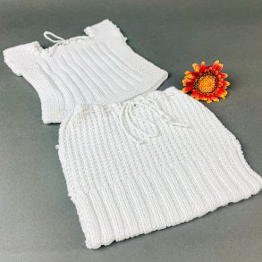 Strikket babys�t - Tr�je og shorts - 4-6 md. 