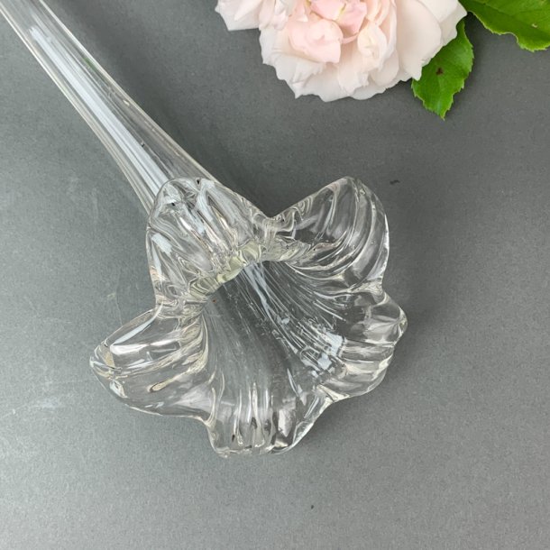 Groe liegende Glasvase