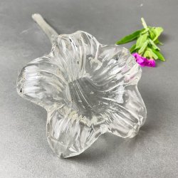 Groe liegende Glasvase