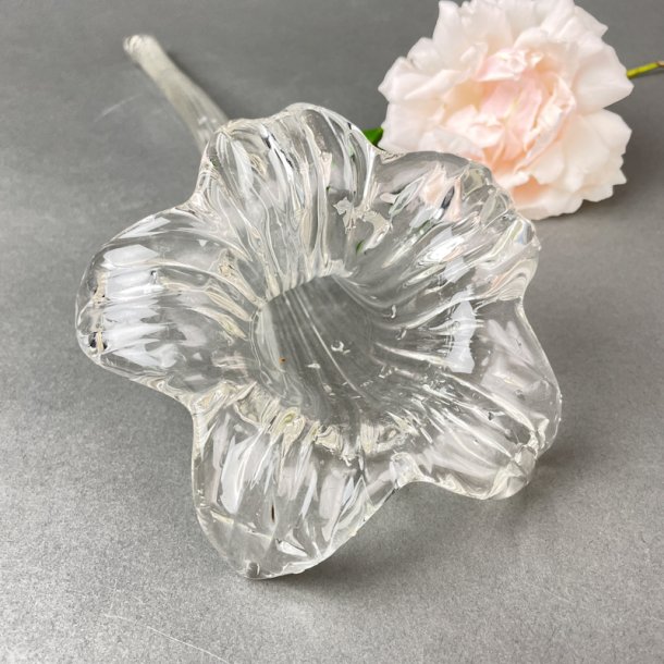 Groe liegende Glasvase