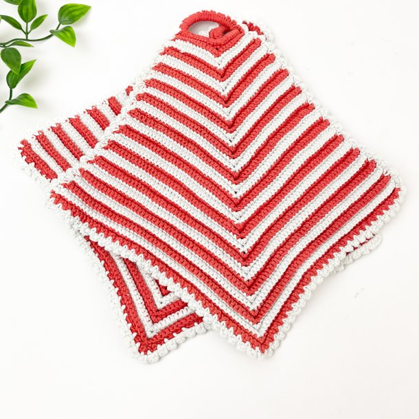 Gehkelte rote-weie Retro-Topflappen