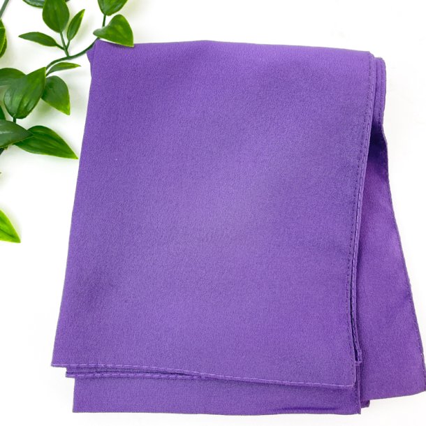 Klassisches lila Vintage-Tuch.  