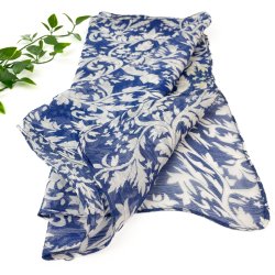 Langer, dunkelblauer Chiffon-Schal.  