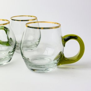 Glasbecher mit Henkel