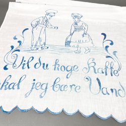 Stort antik viskestykke med bl broderi