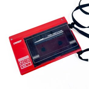 R�d Unisef retro Walkman