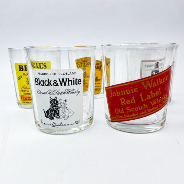 Fem retro whiskey glas med labels