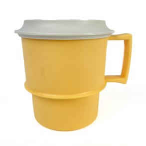 Gult retro krus med l�g � Tupperware