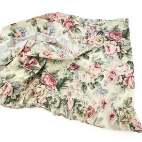 Vintage Cafvorhang mit Blumen und Rschenkante