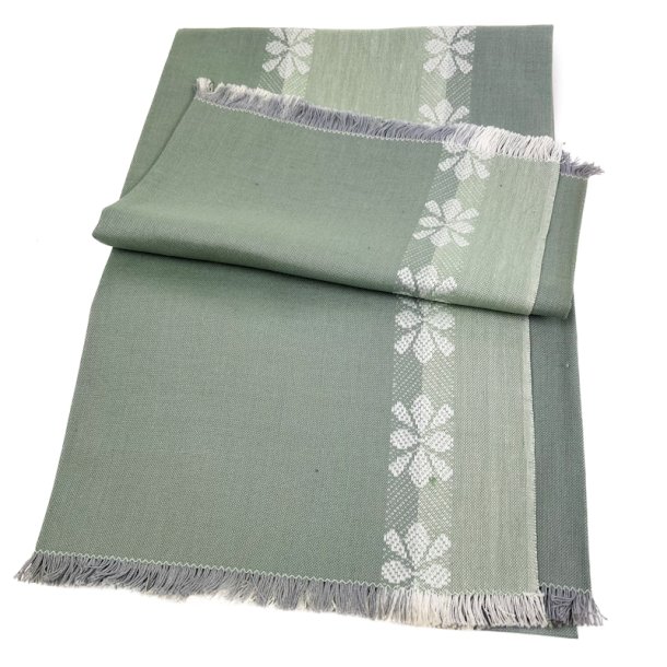 Smuk gr�n retro dug med blomster � 180 cm