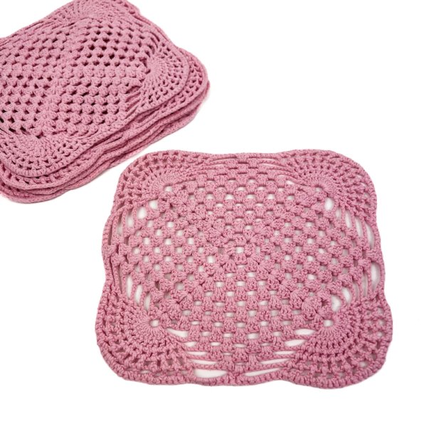 Seks rosa vintage h�klede kaffeservietter