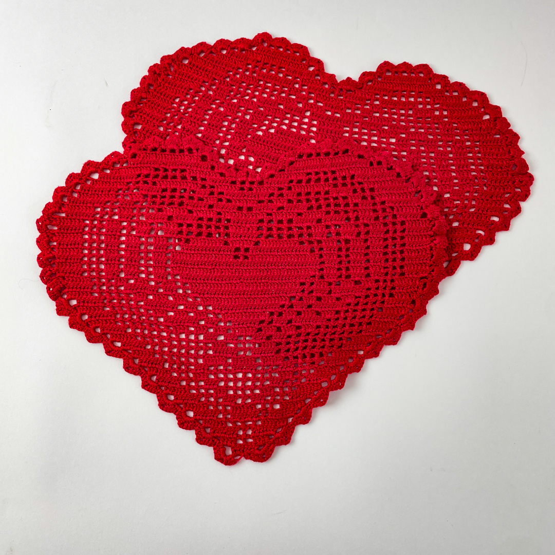 Hæklede røde hjerteservietter - 2 - - Art - Antik & Vintage